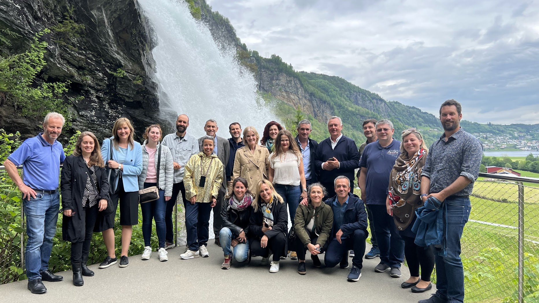 Alle%20Steinsdalsfossen